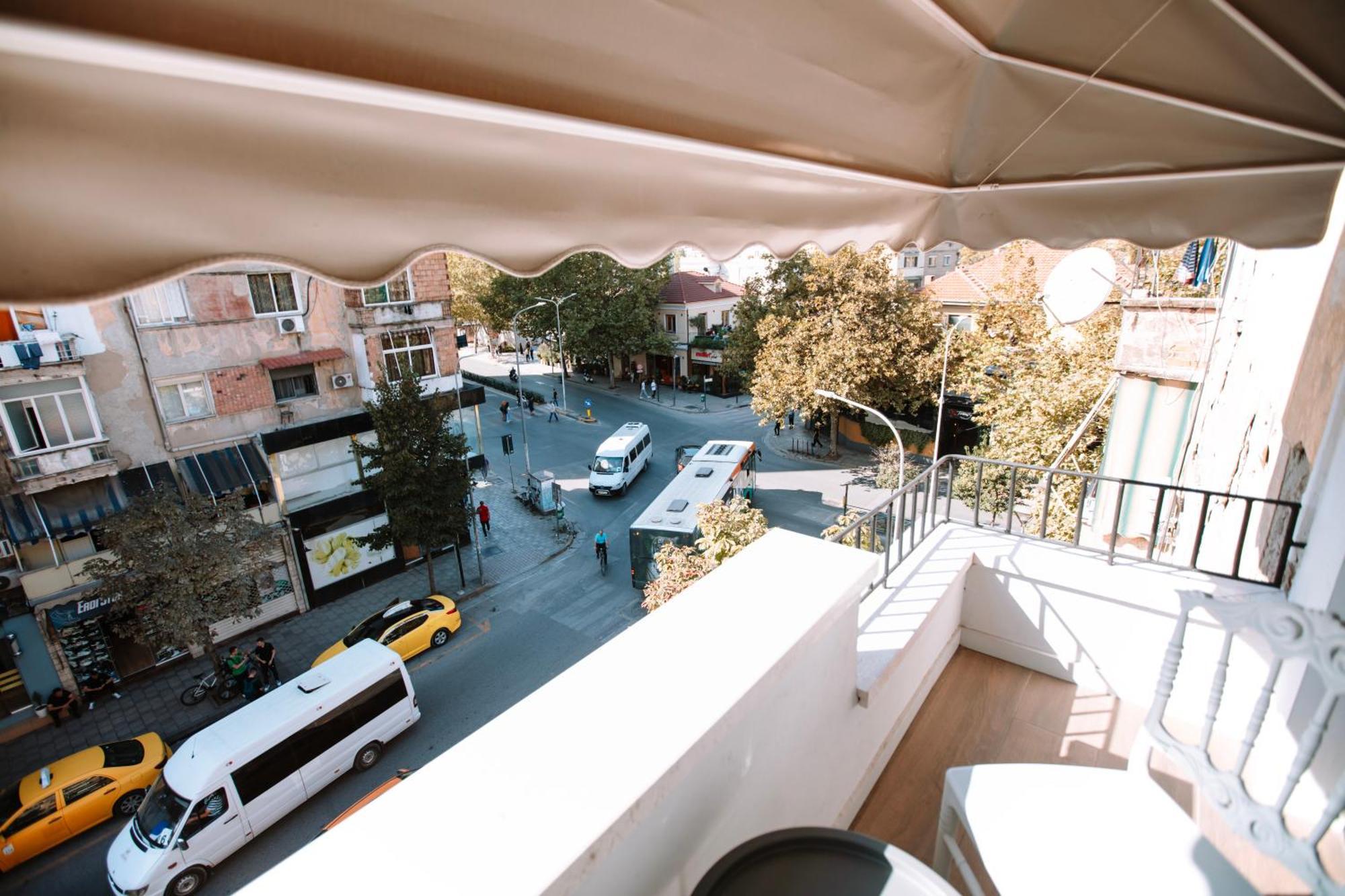 Barrikada Str Modern Apartments - The Nest Tirana Exterior foto